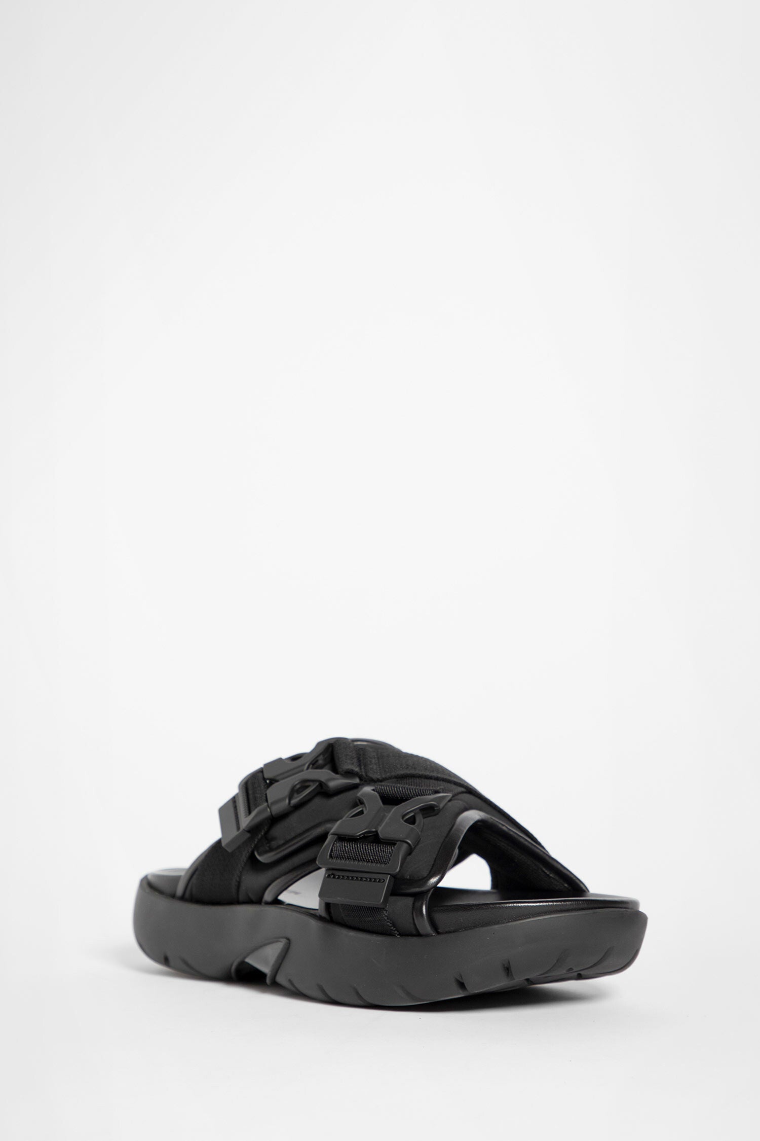 BOTTEGA VENETA MAN BLACK SANDALS