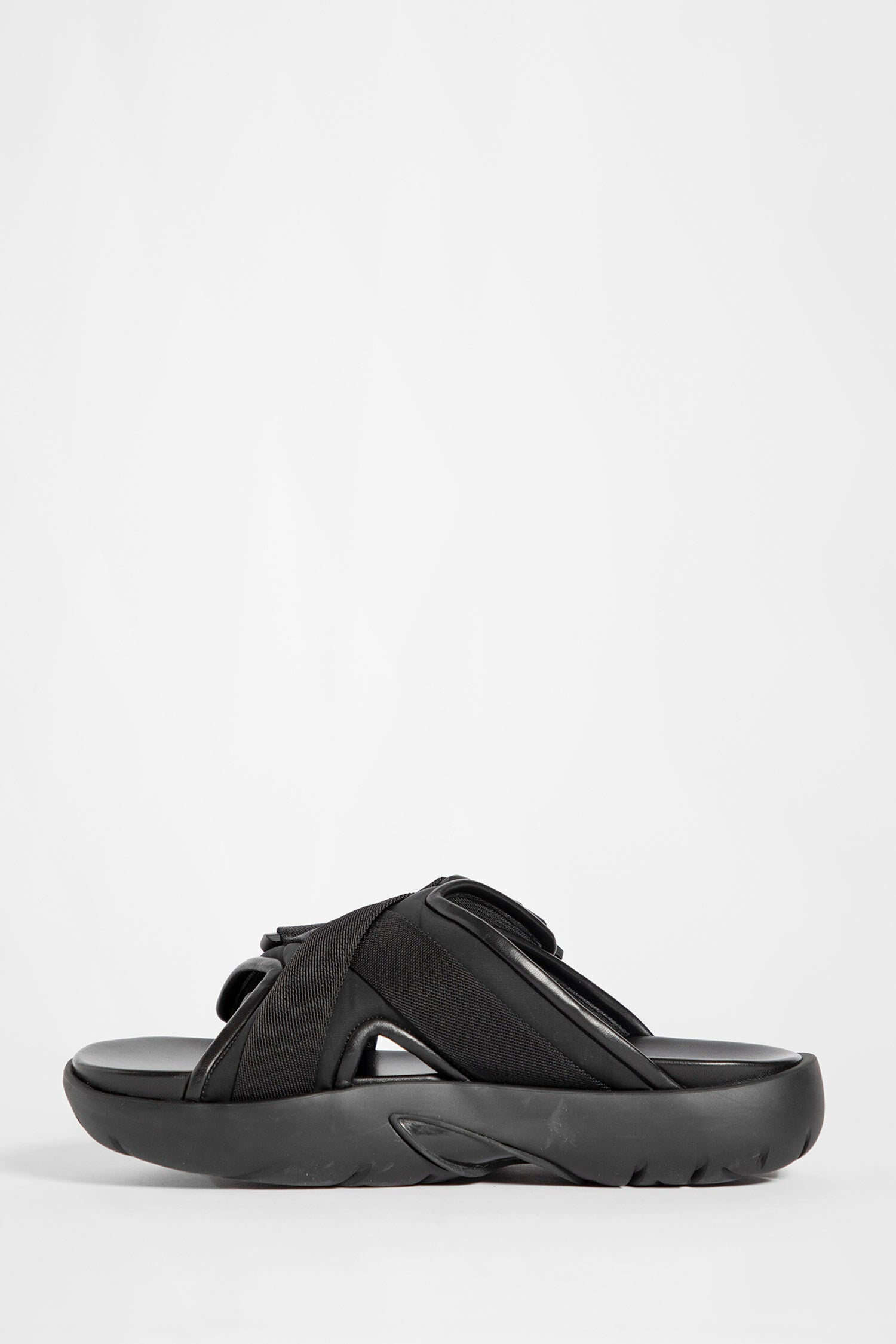 BOTTEGA VENETA MAN BLACK SANDALS & SLIDES