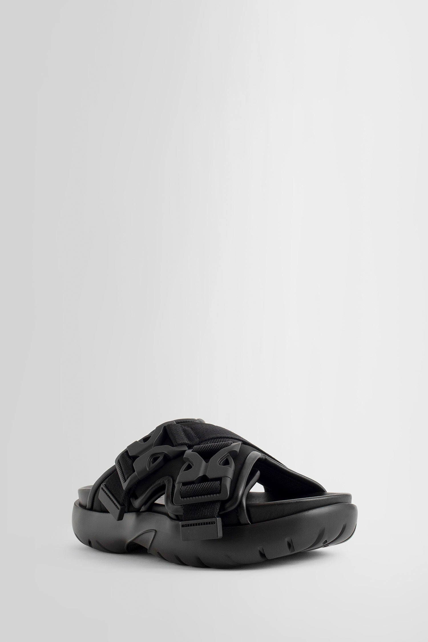 BOTTEGA VENETA WOMAN BLACK SANDALS & SLIDES