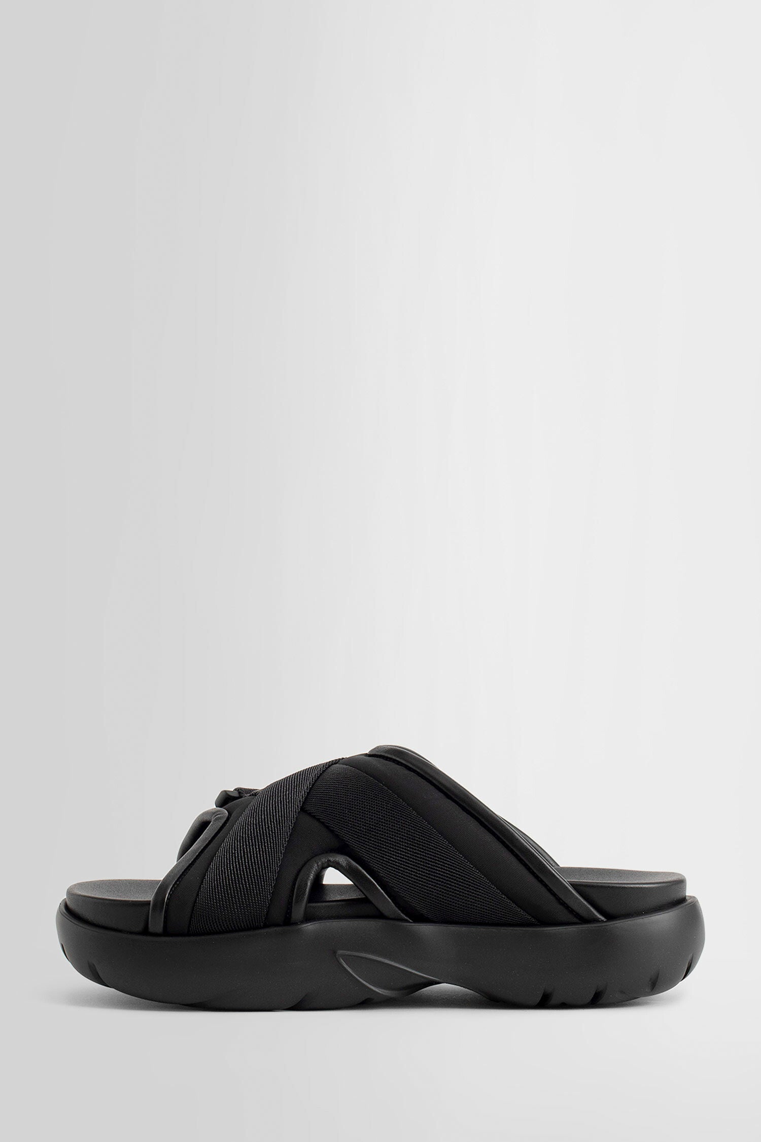 BOTTEGA VENETA WOMAN BLACK SANDALS & SLIDES