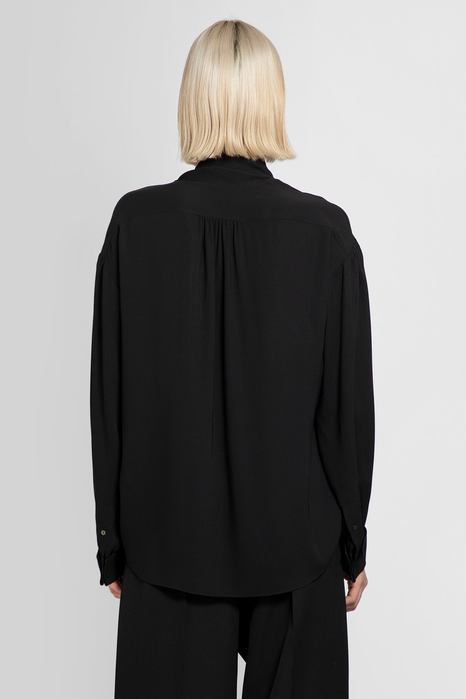 THE ROW WOMAN BLACK SHIRTS THE ROW SHIRTS Antonioli