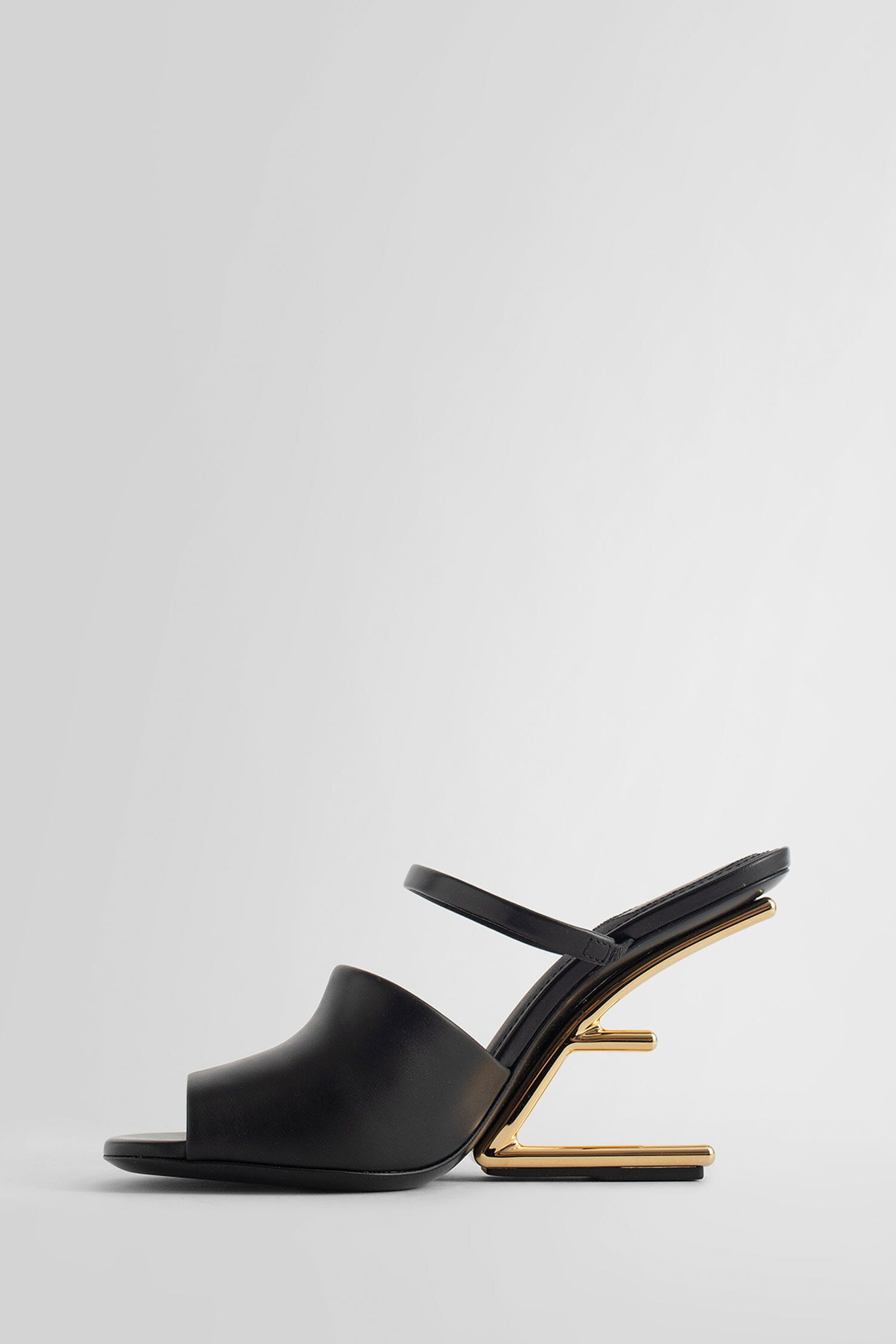 FENDI WOMAN BLACK MULES