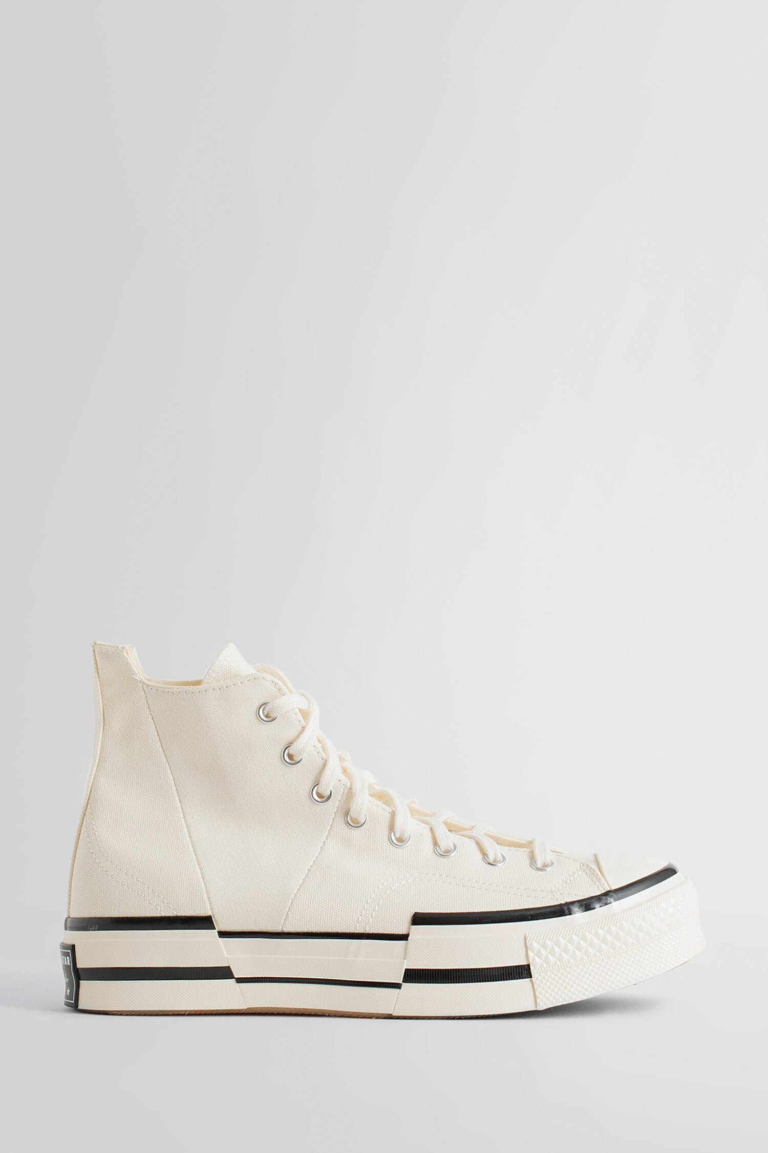 CONVERSE UNISEX WHITE SNEAKERS