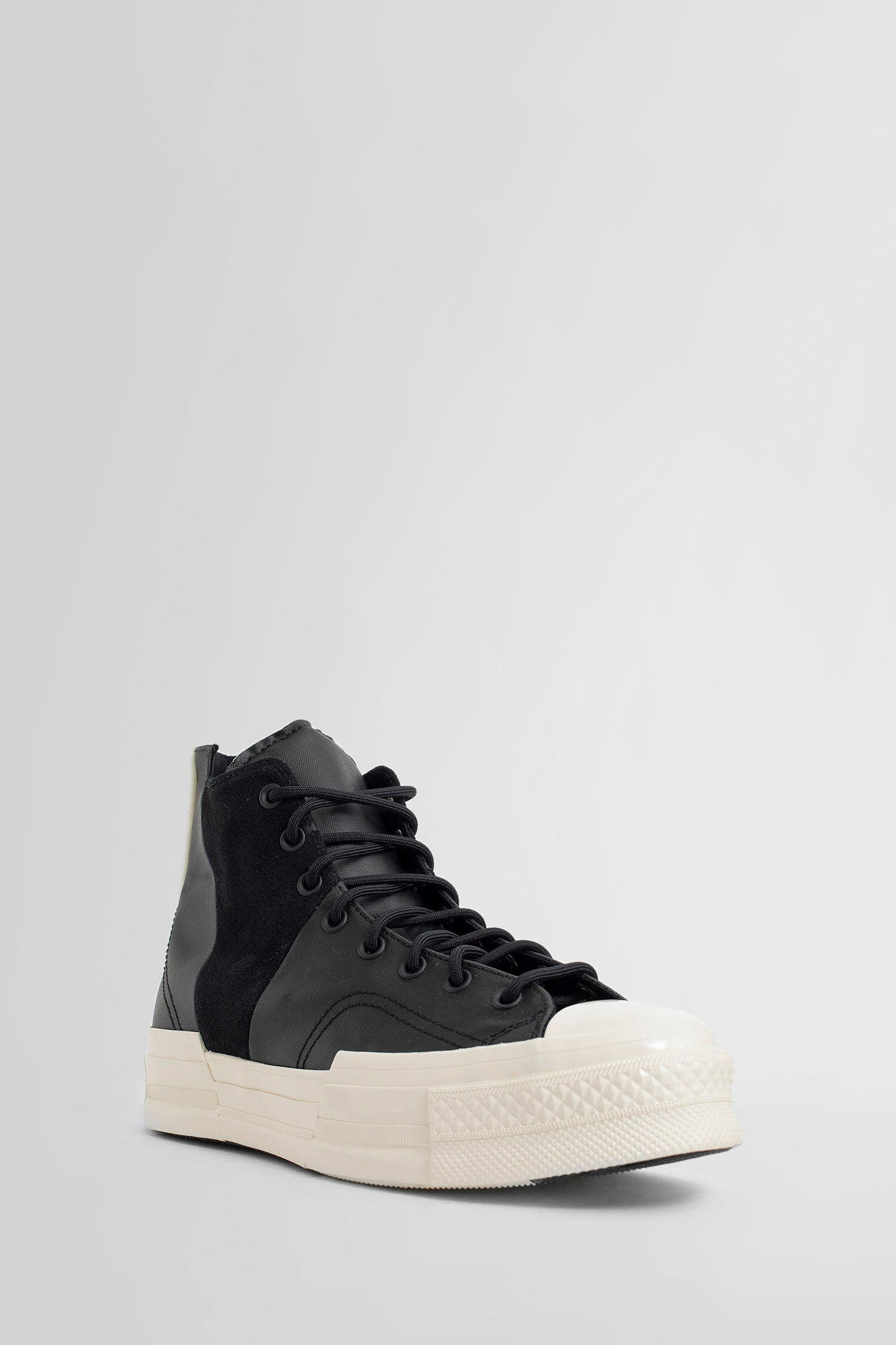 CONVERSE UNISEX BLACK SNEAKERS