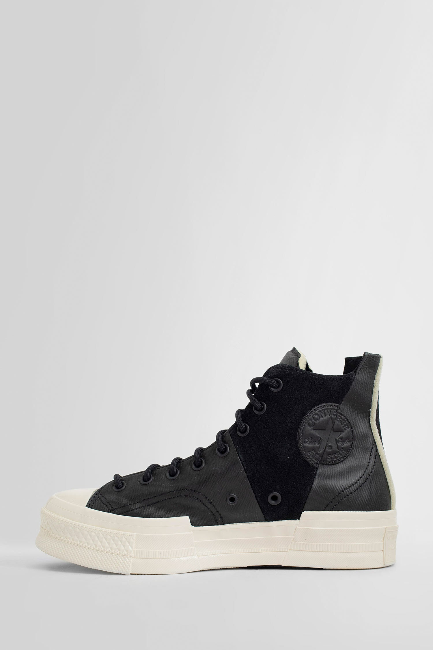 CONVERSE UNISEX BLACK SNEAKERS