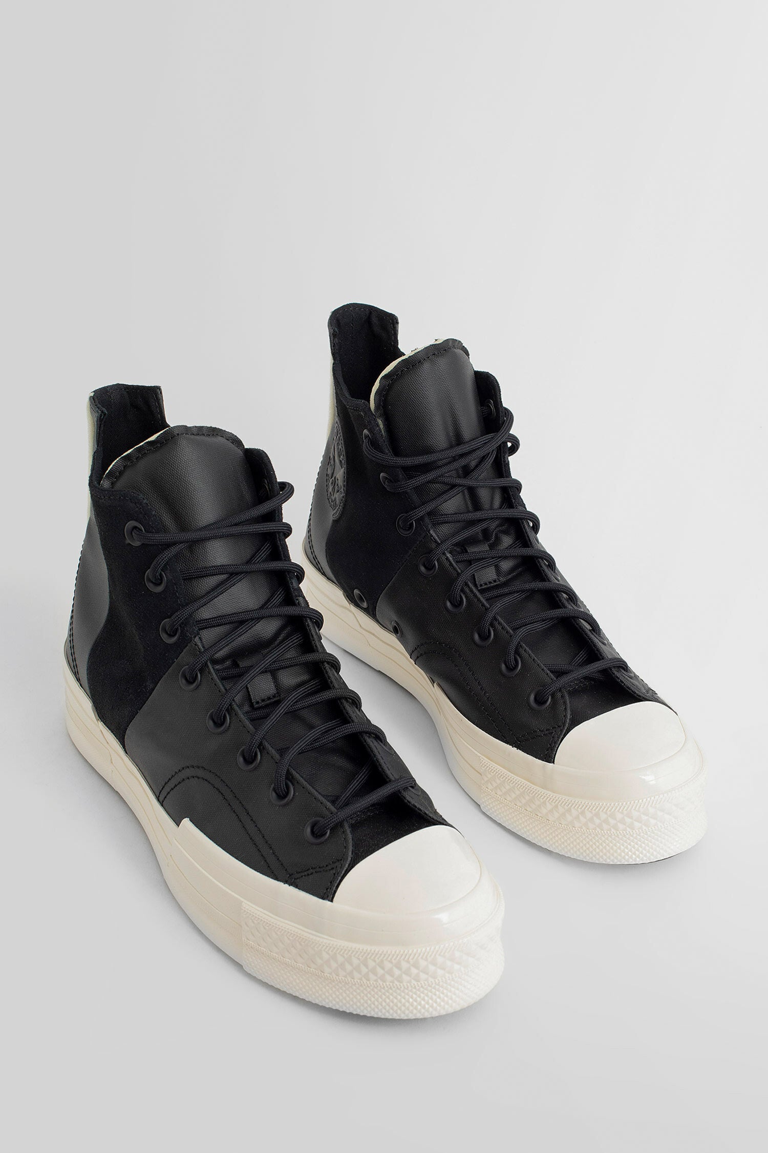 CONVERSE UNISEX BLACK SNEAKERS