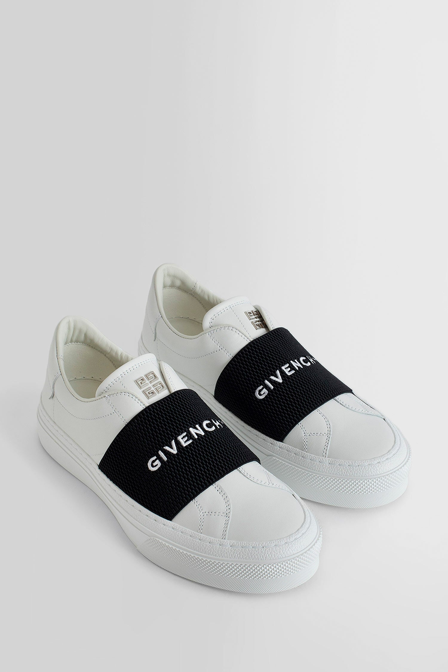 GIVENCHY WOMAN BLACK&WHITE SNEAKERS