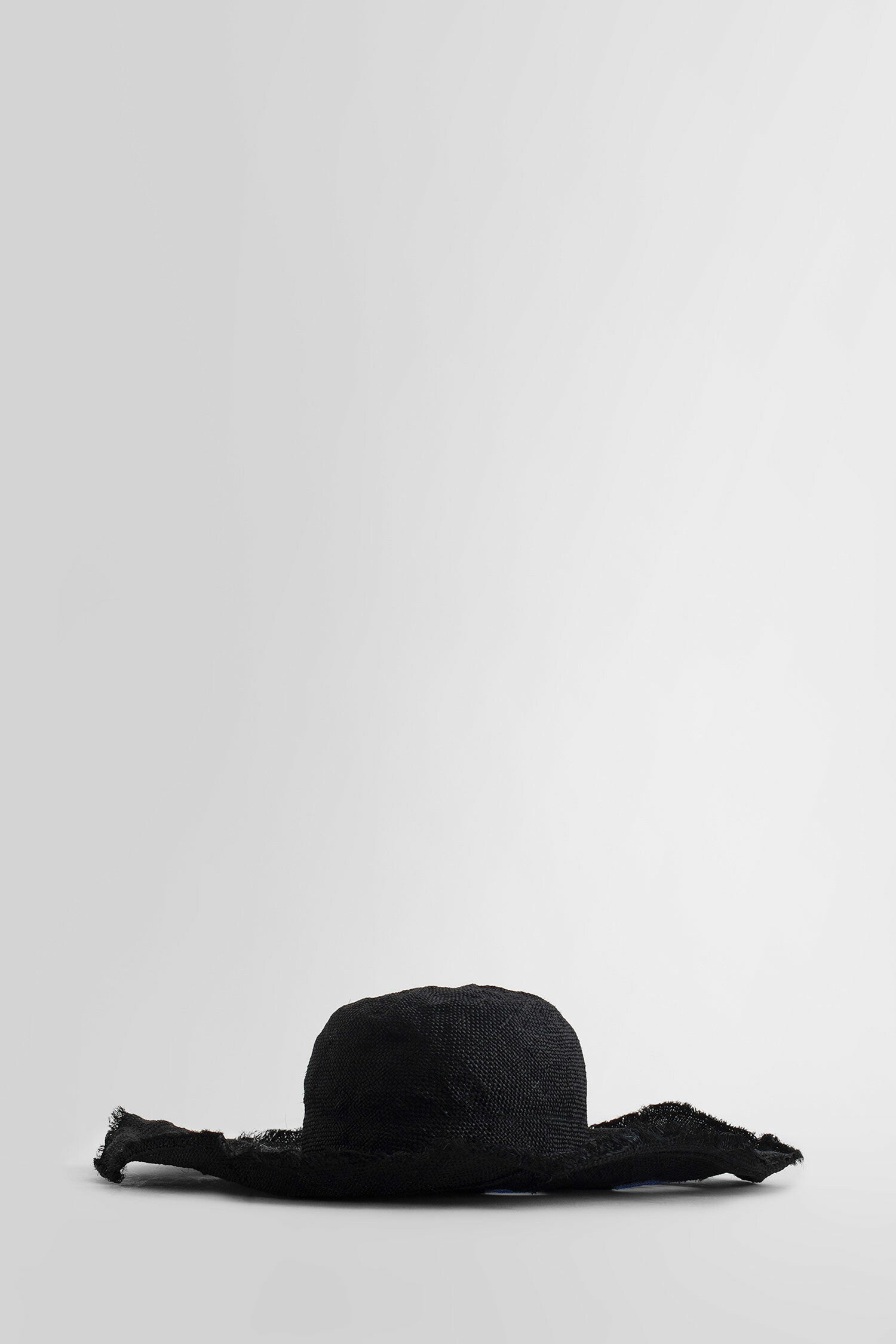 SCHA WOMAN BLACK HATS