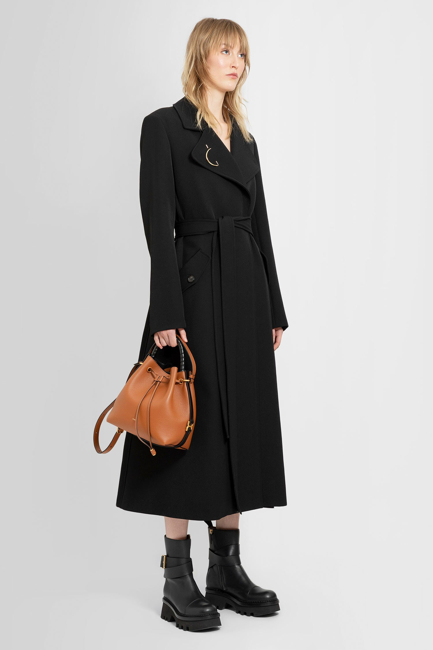 CHLOÉ WOMAN BLACK COATS