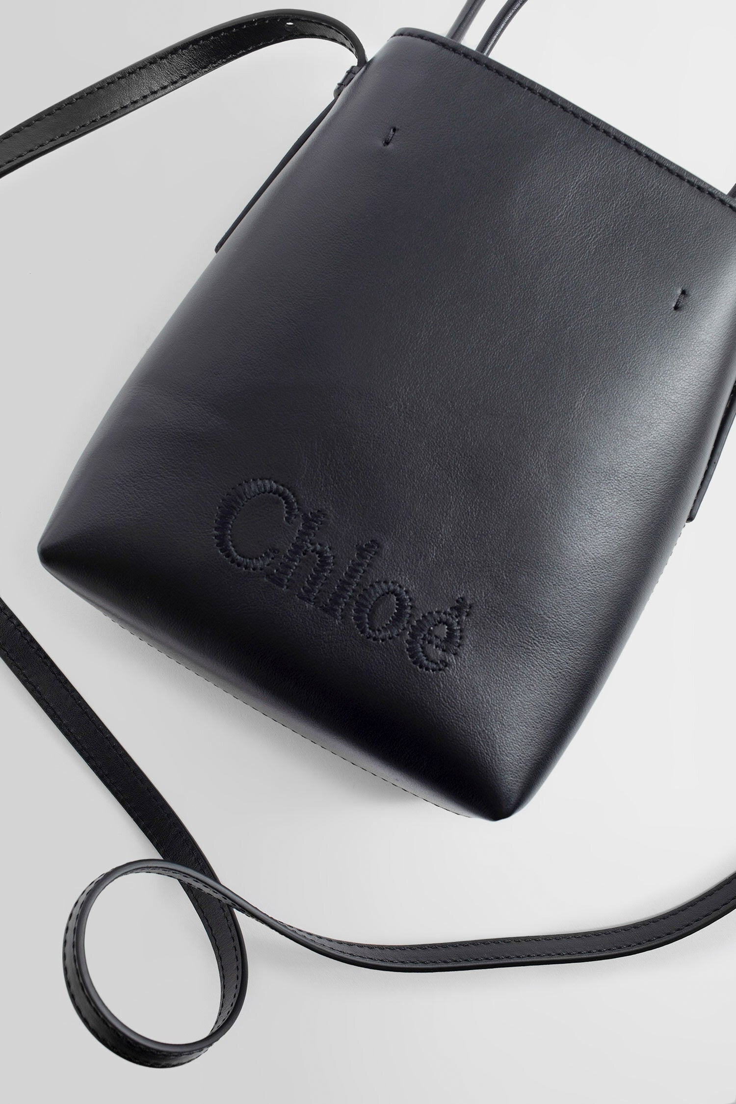 CHLOÉ WOMAN BLACK TOP HANDLE BAGS