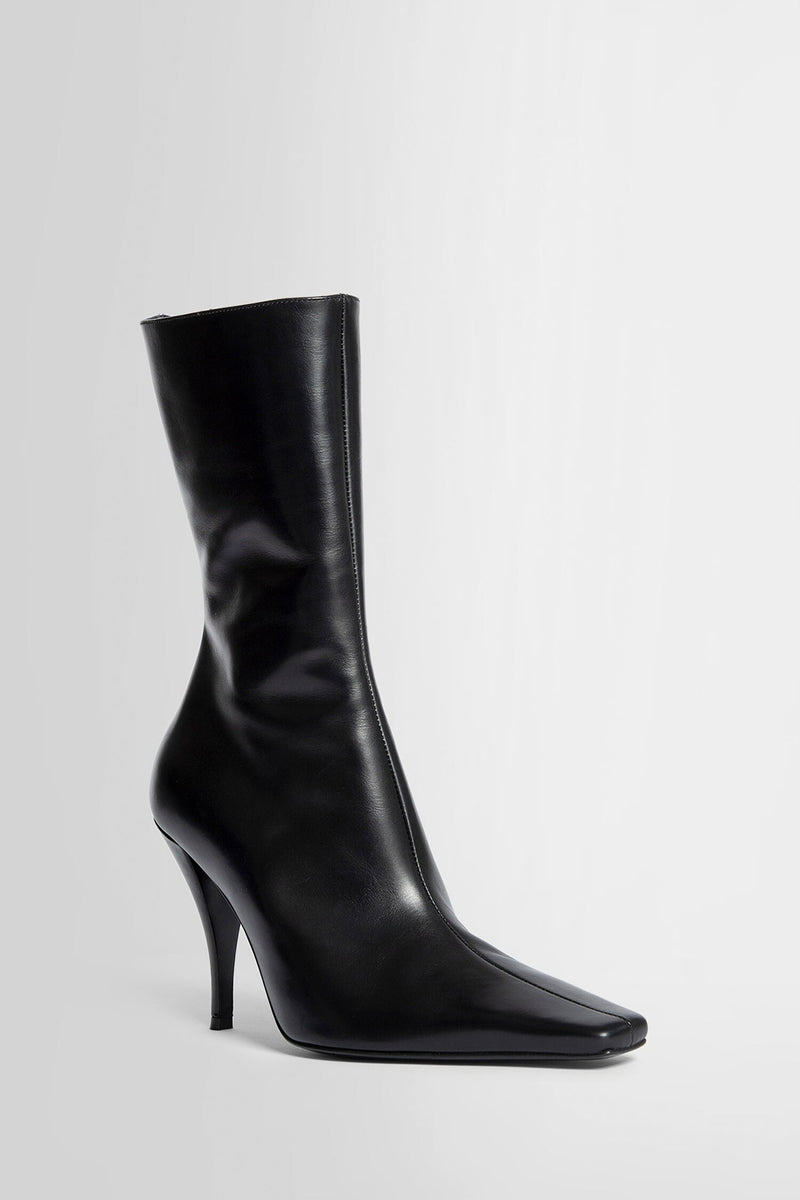 THE ROW WOMAN BLACK BOOTS