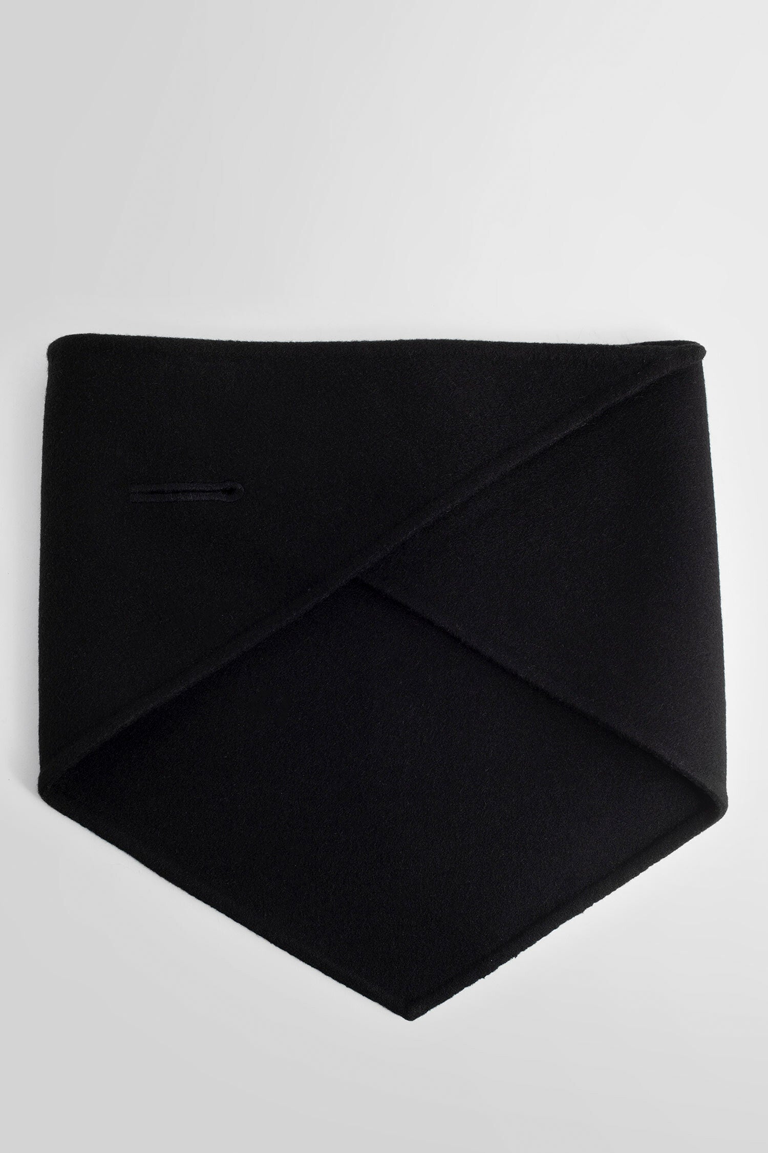 JIL SANDER WOMAN BLACK SCARVES