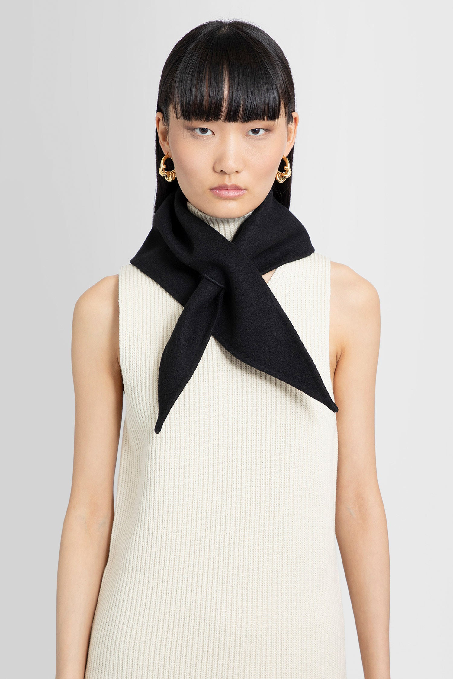 JIL SANDER WOMAN BLACK SCARVES