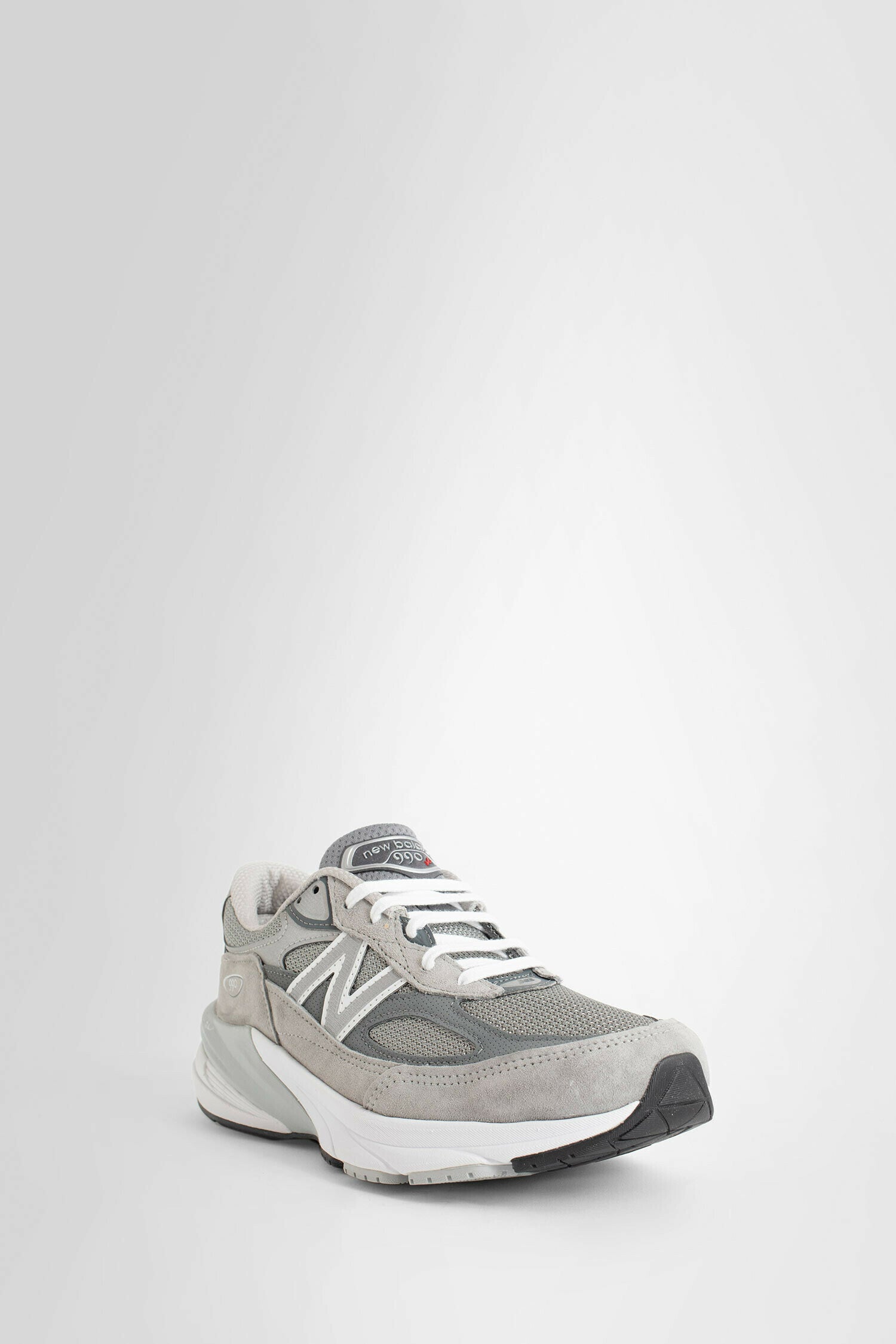 NEW BALANCE UNISEX GREY SNEAKERS