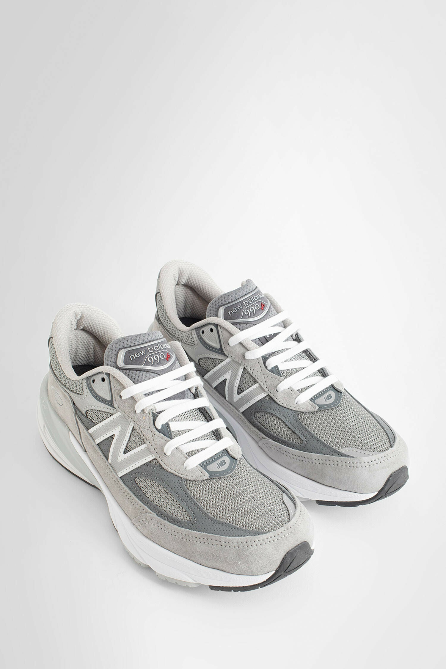 NEW BALANCE UNISEX GREY SNEAKERS