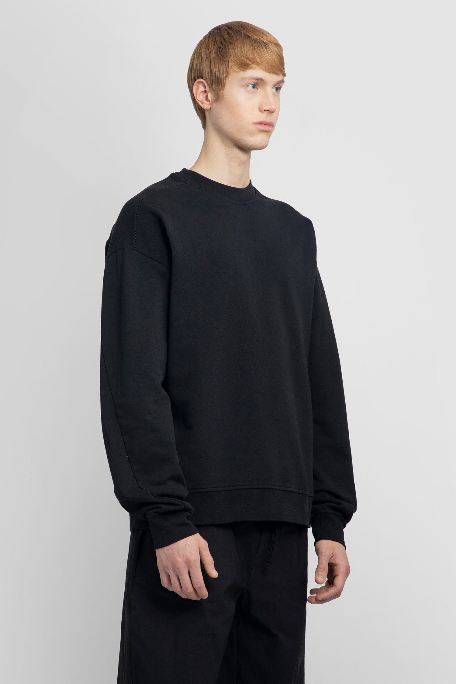 THOM KROM MAN BLACK SWEATSHIRTS