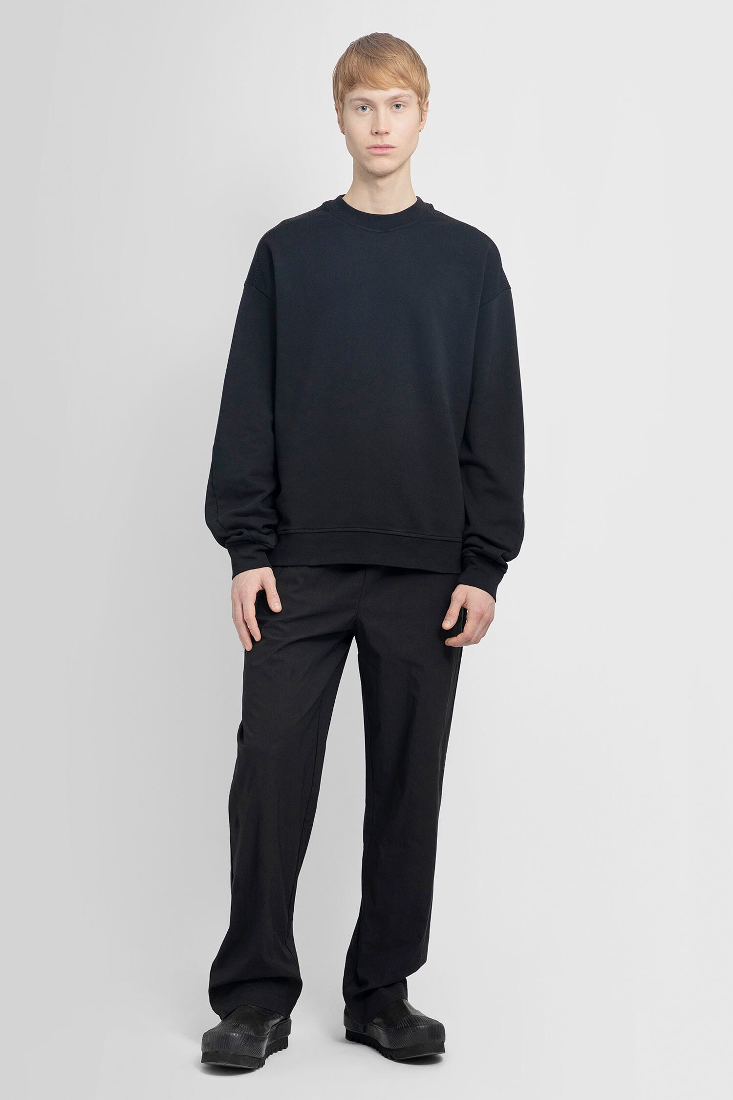 THOM KROM MAN BLACK SWEATSHIRTS