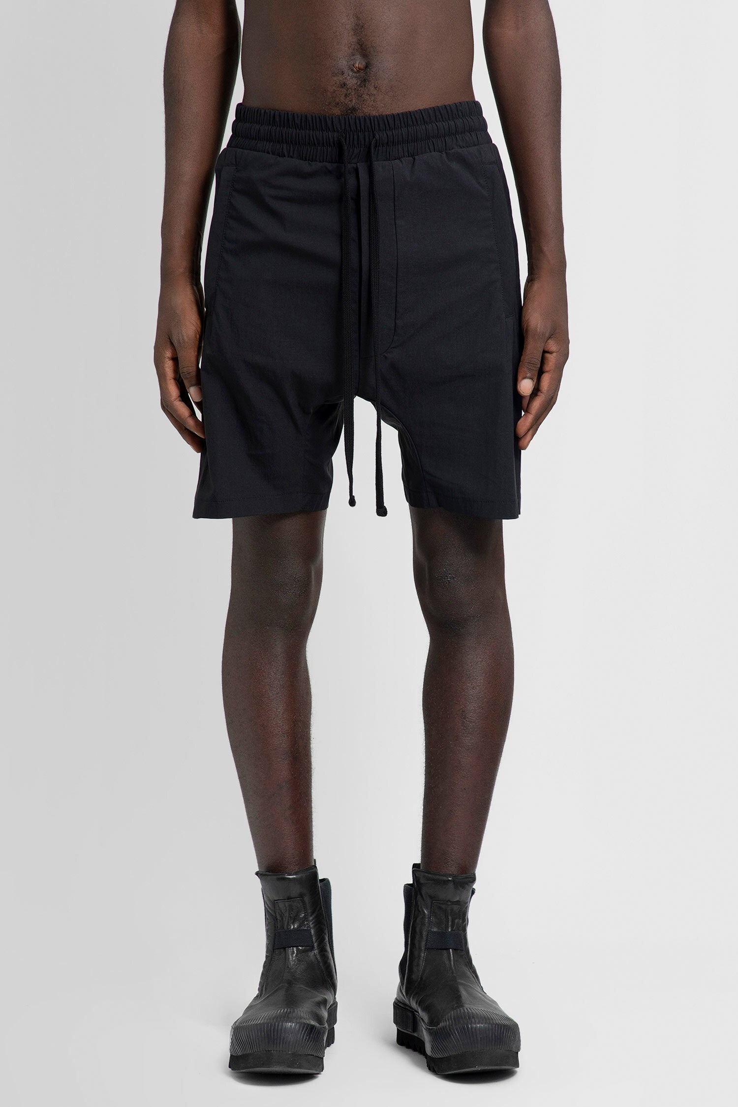 THOM KROM MAN BLACK SHORTS & SKIRTS