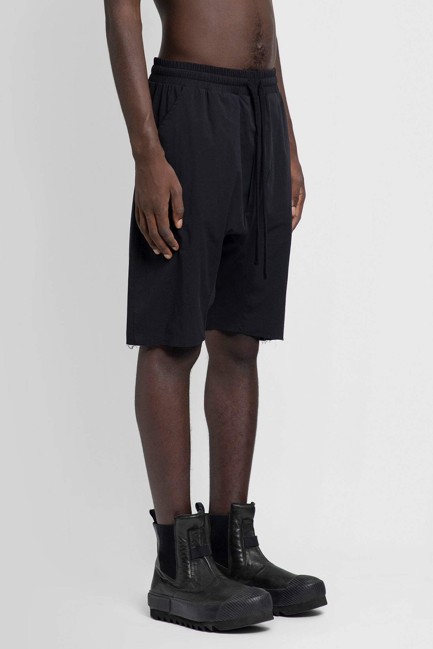 THOM KROM MAN BLACK SHORTS & SKIRTS