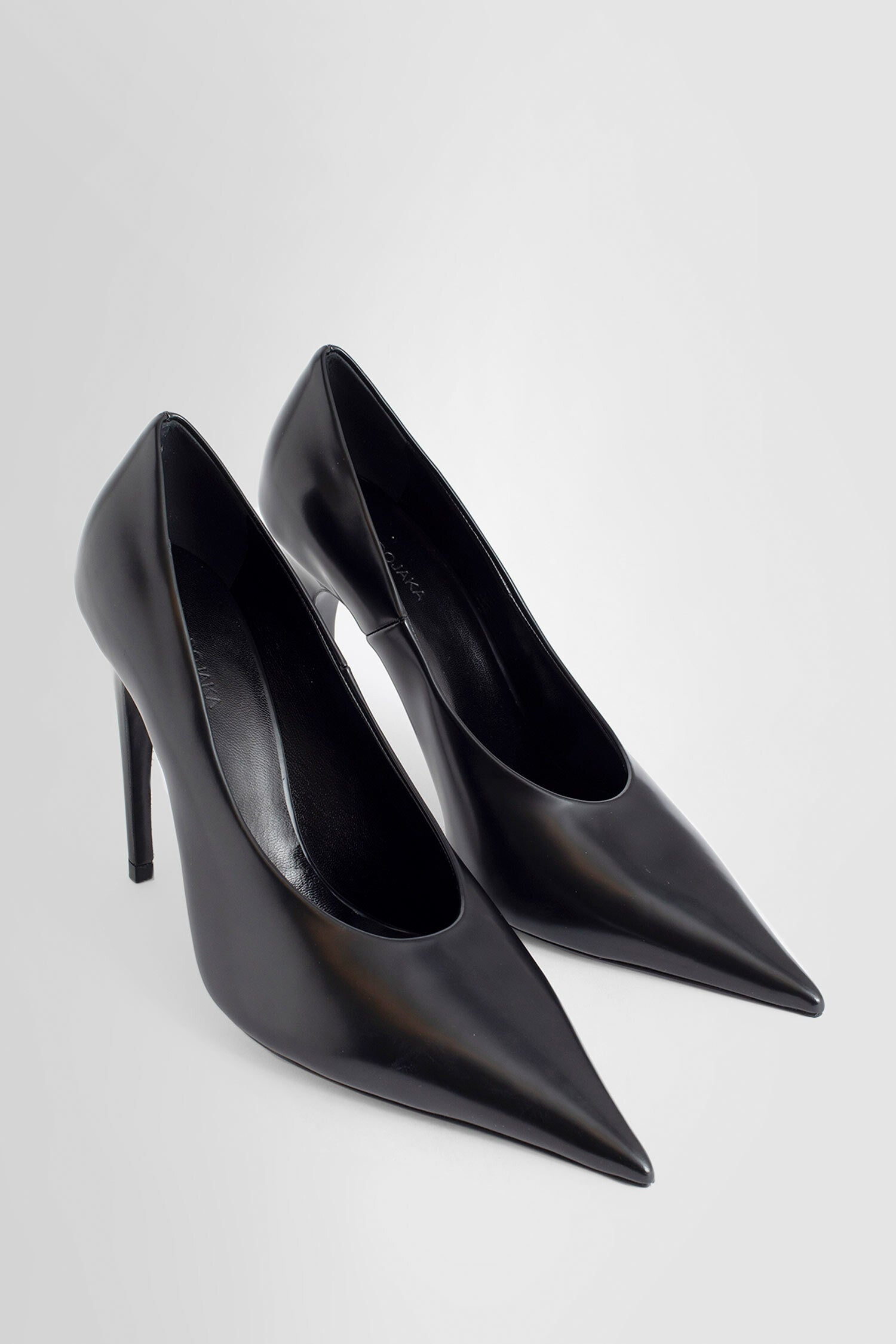 NENSI DOJAKA WOMAN BLACK PUMPS