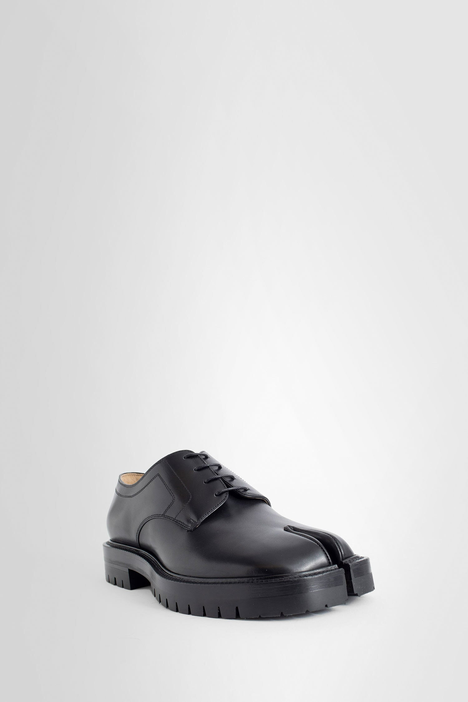 MAISON MARGIELA MAN BLACK LACE-UPS