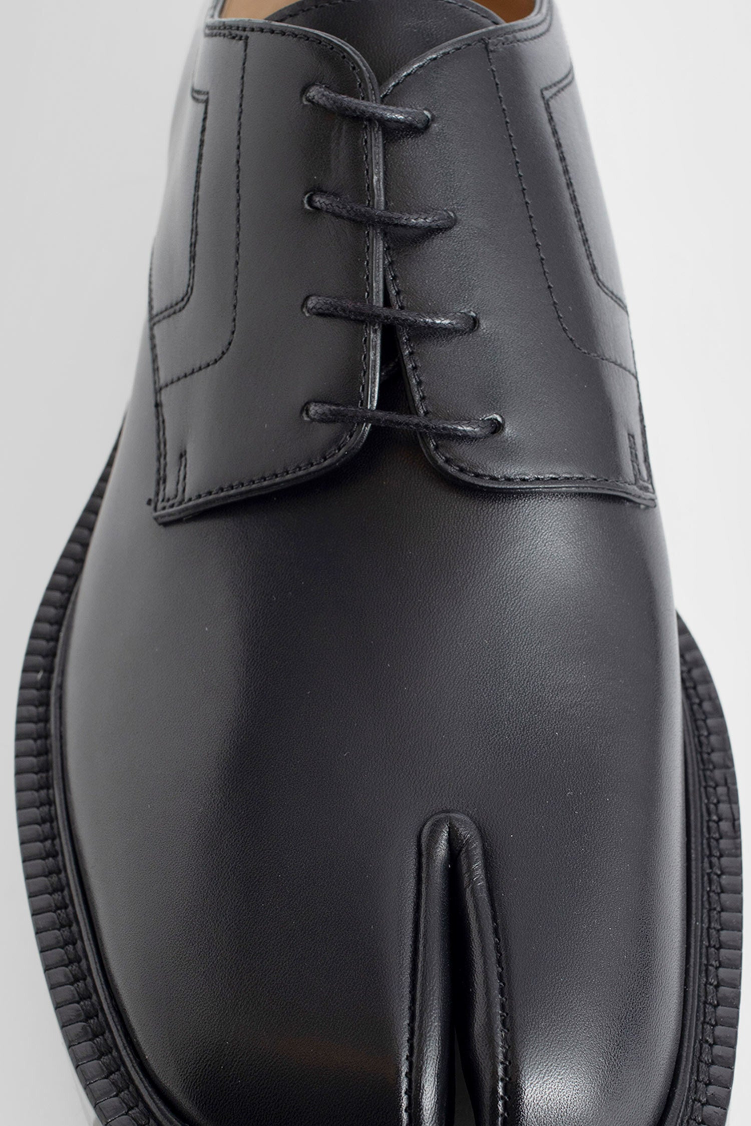 MAISON MARGIELA MAN BLACK LACE-UPS