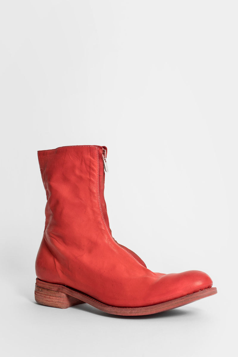 A DICIANNOVEVENTITRE MAN RED BOOTS