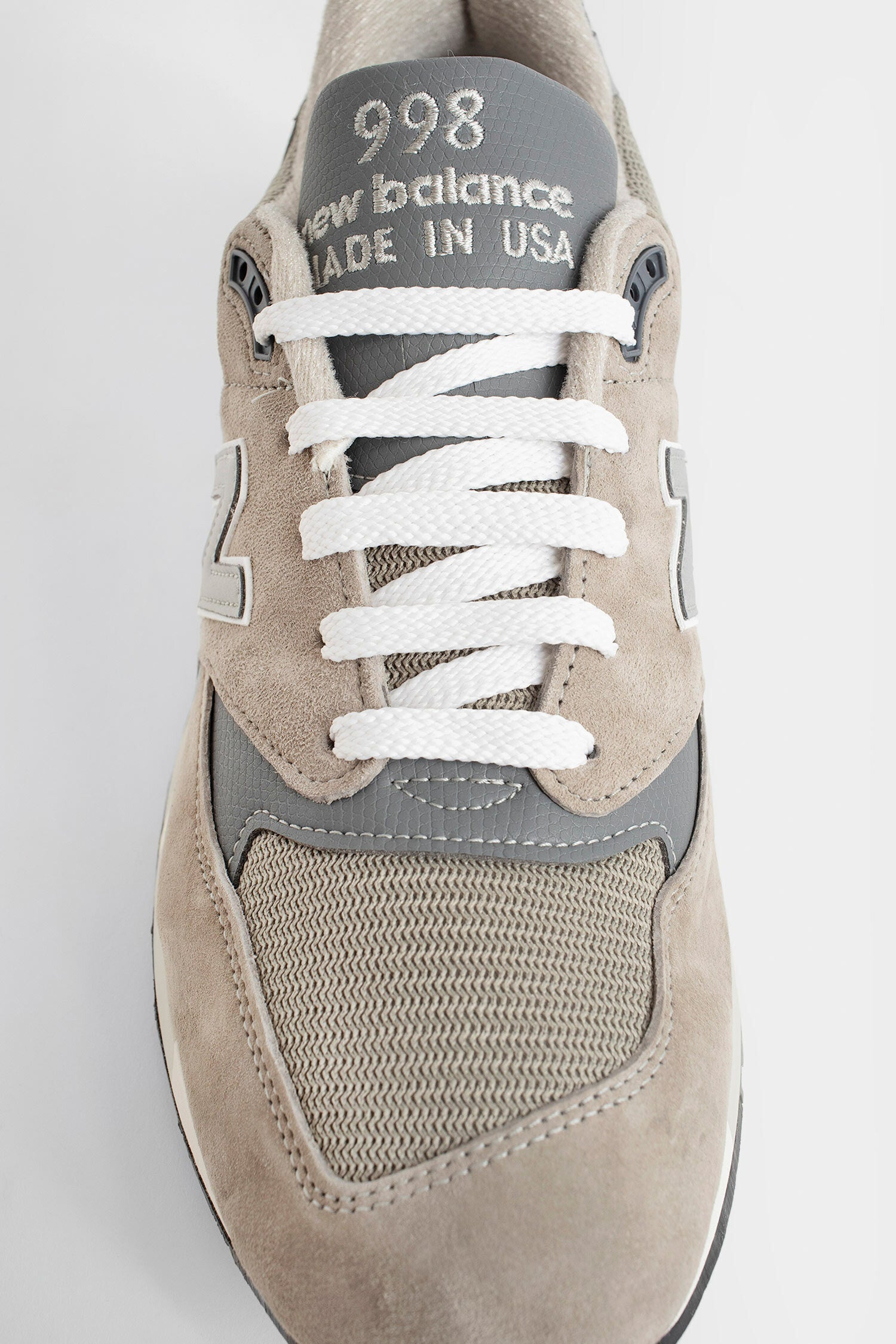 NEW BALANCE UNISEX BEIGE SNEAKERS