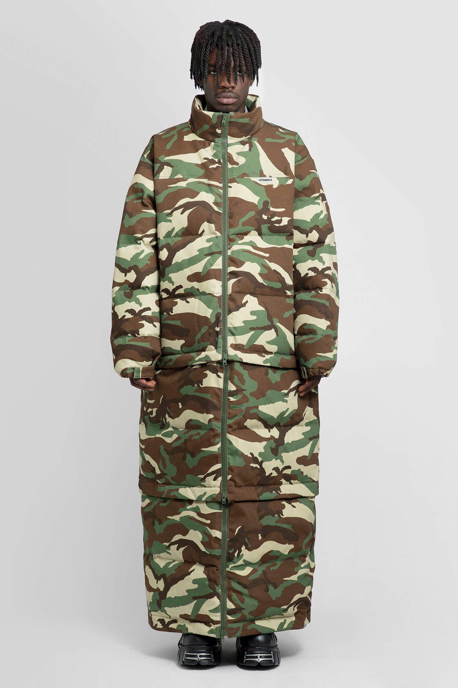 VETEMENTS MAN MULTICOLOR COATS - VETEMENTS - COATS | Antonioli