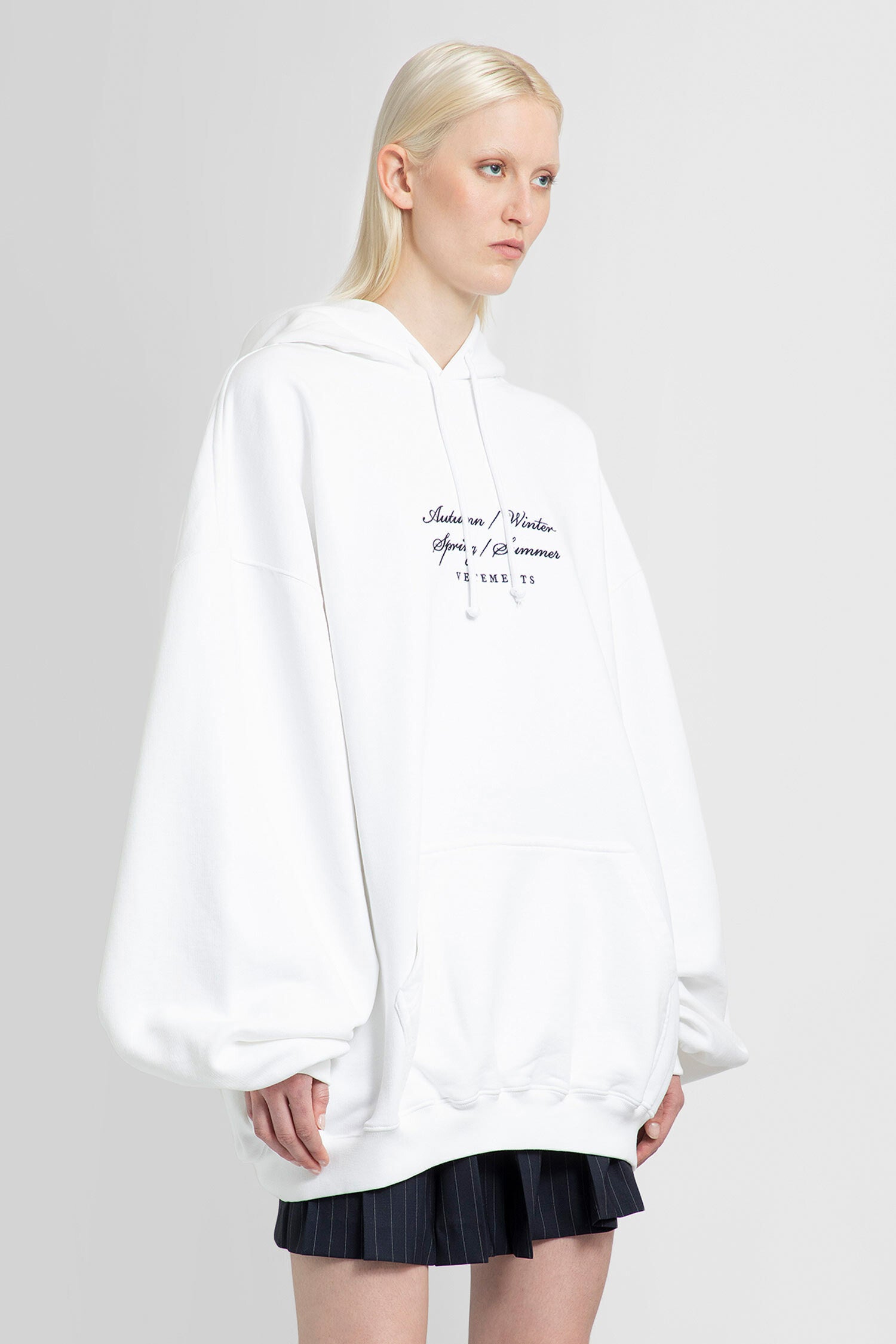 VETEMENTS WOMAN WHITE SWEATSHIRTS