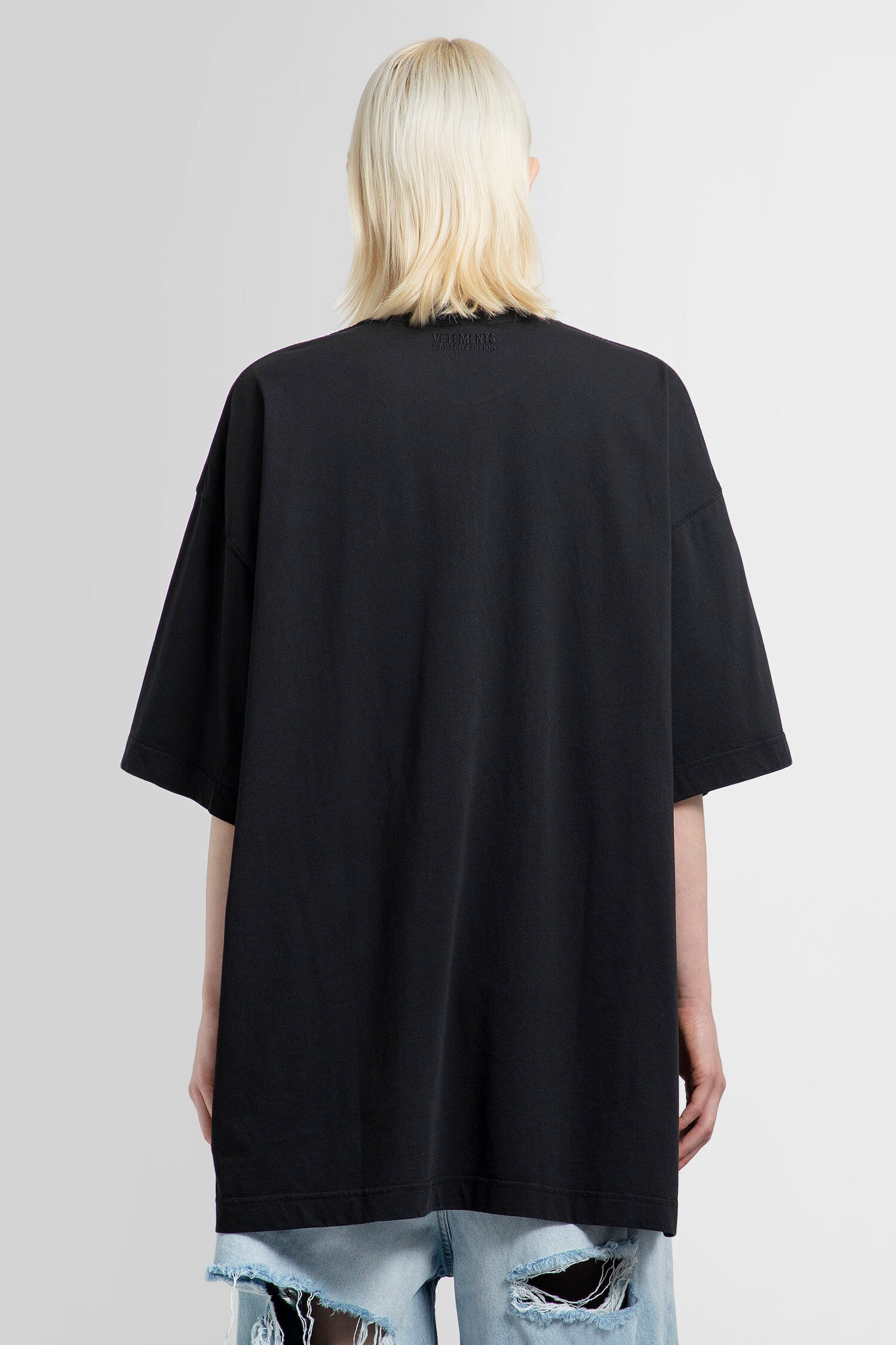 VETEMENTS WOMAN BLACK T-SHIRTS - VETEMENTS - T-SHIRTS | Antonioli