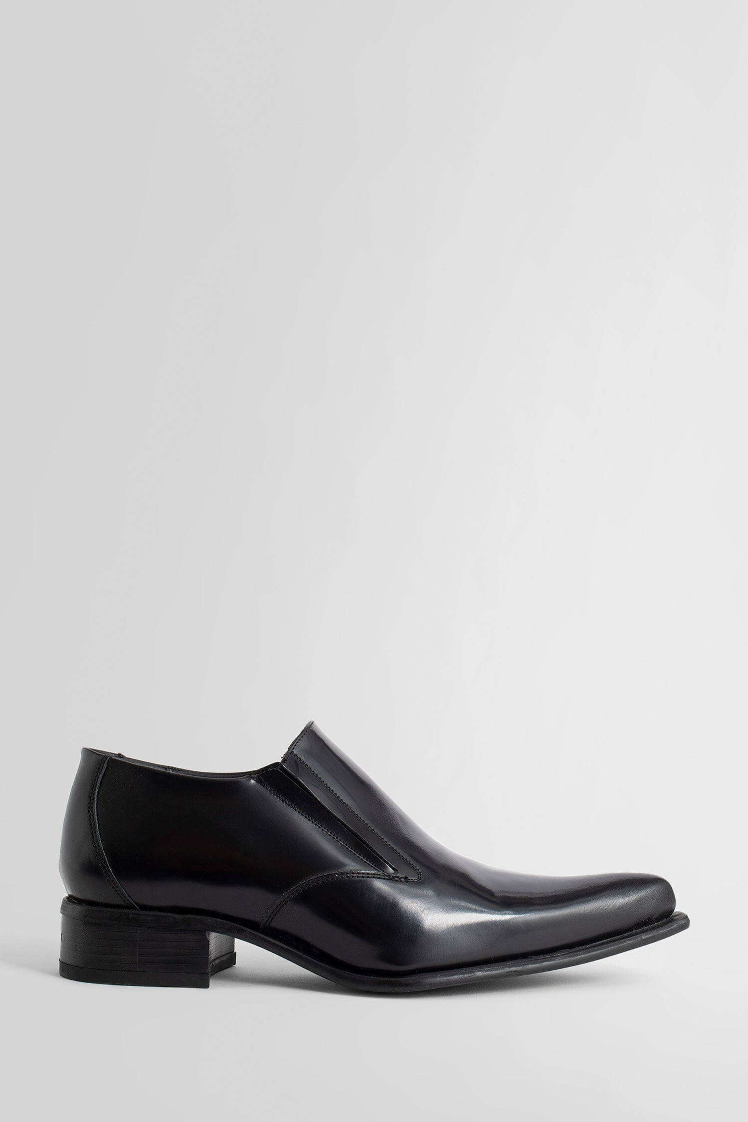 VETEMENTS MAN BLACK LOAFERS & FLATS