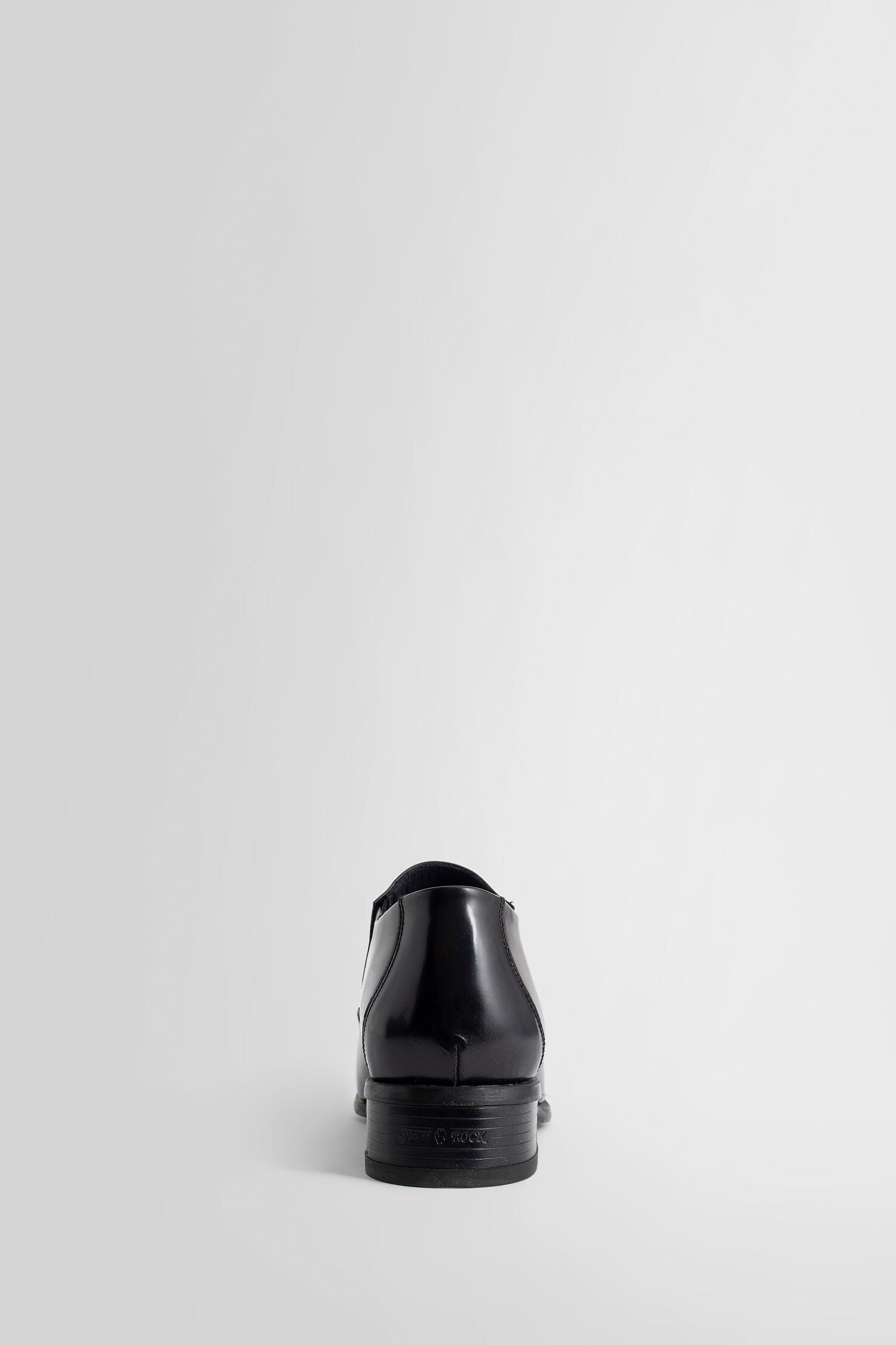 VETEMENTS MAN BLACK LOAFERS