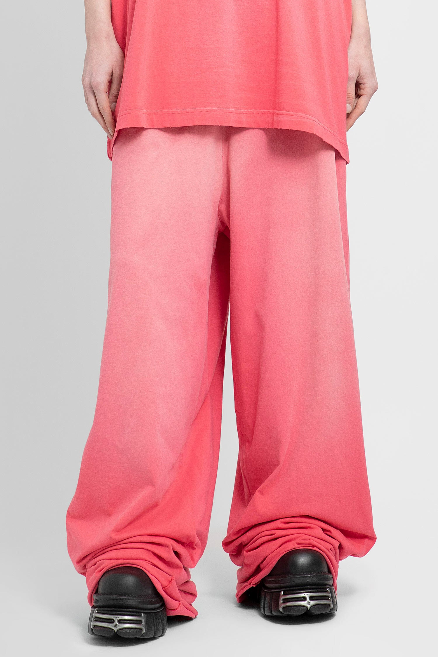 VETEMENTS WOMAN PINK TROUSERS