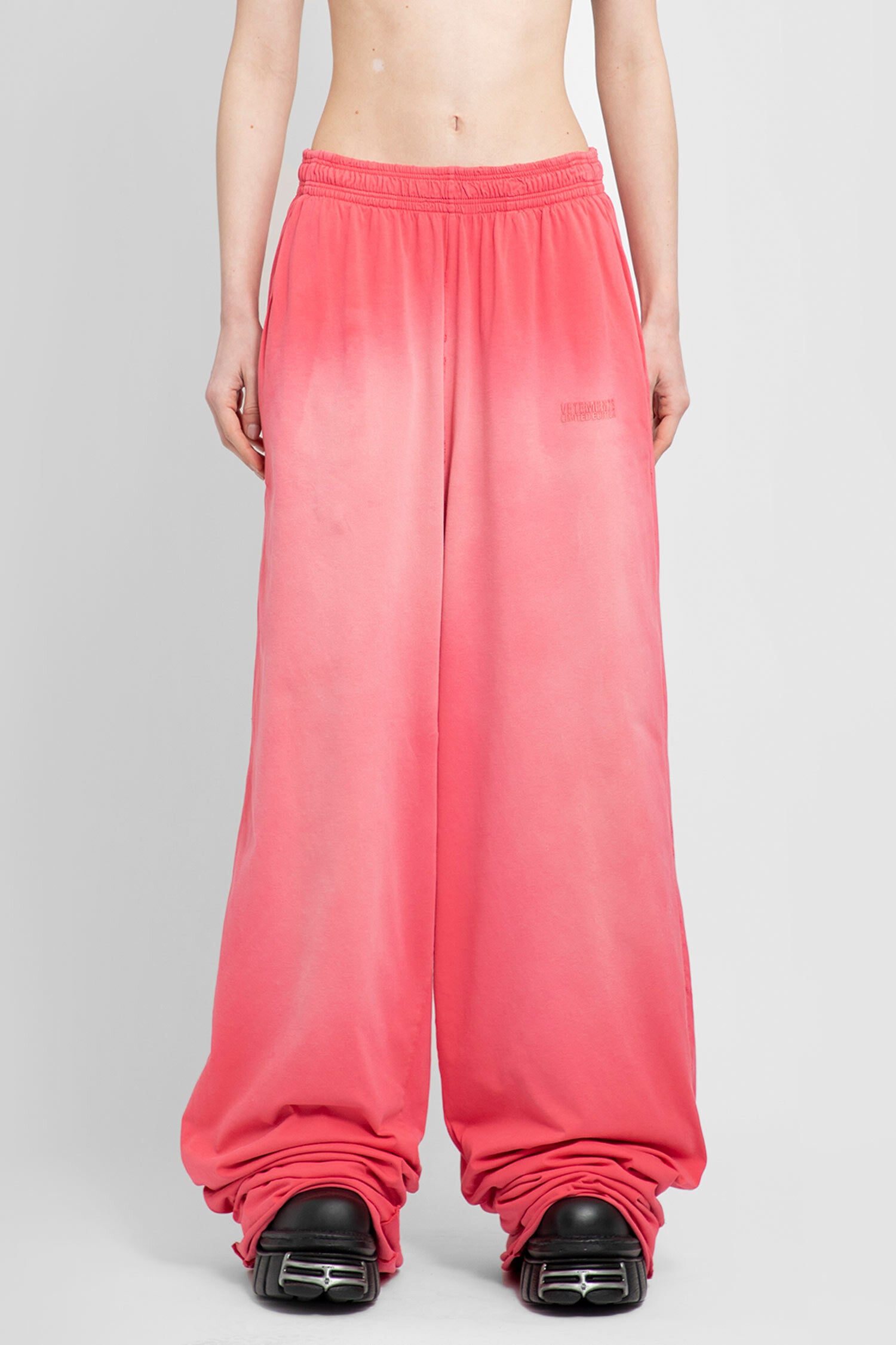 VETEMENTS WOMAN PINK TROUSERS