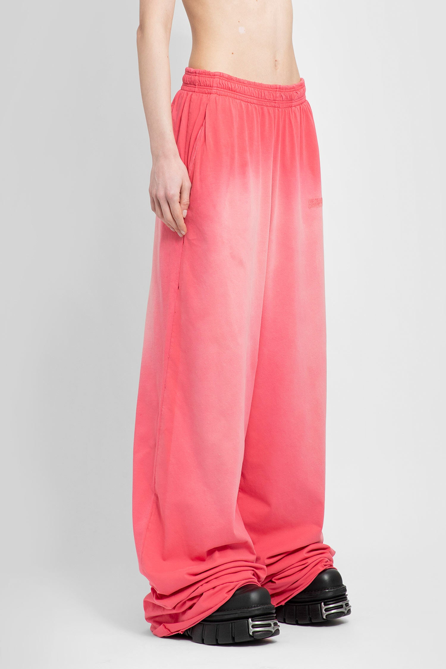 VETEMENTS WOMAN PINK TROUSERS